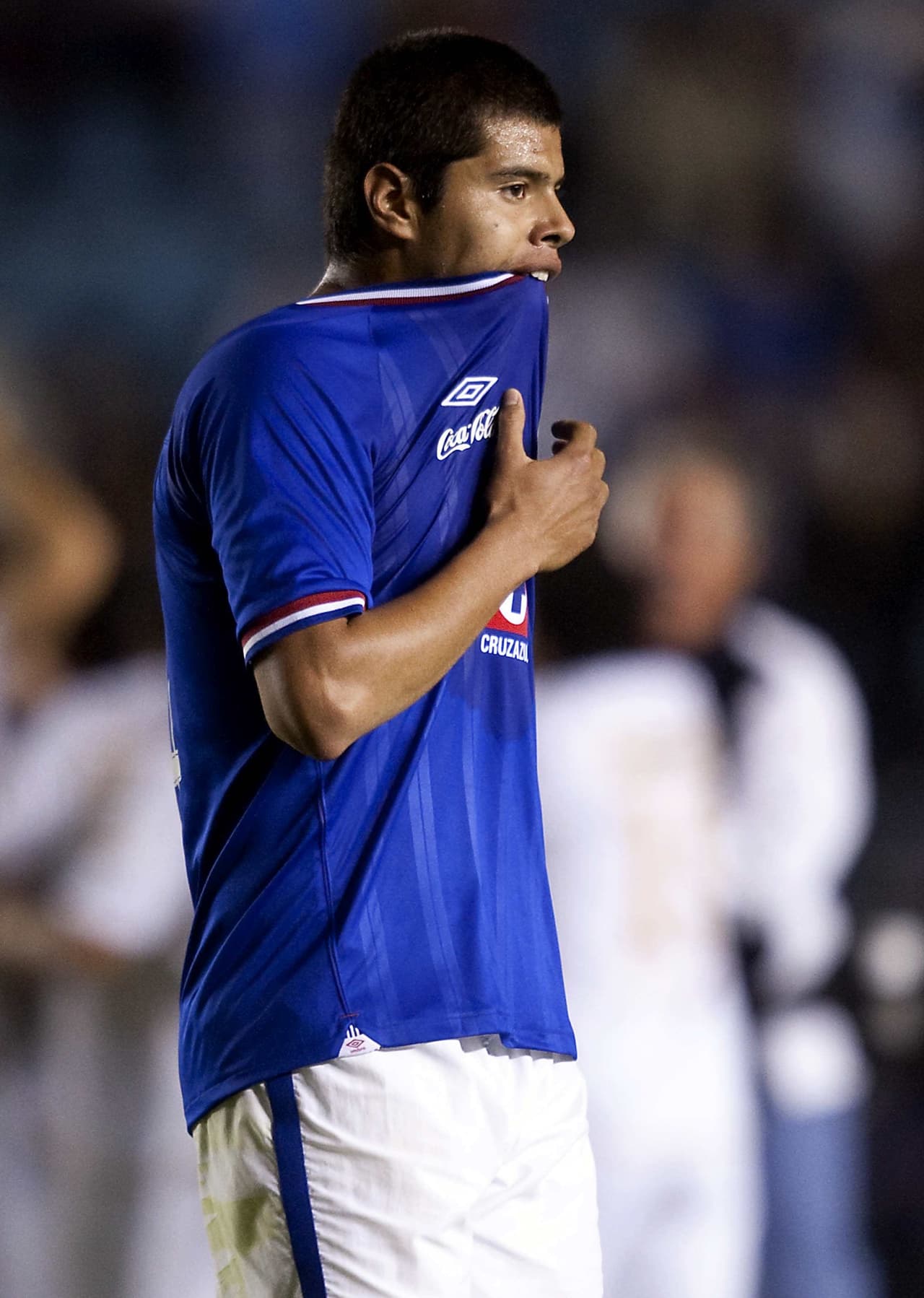 De los cinco, Néstor Araujo es el de más experiencia con 26 años y ocho temporadas en el fútbol profesional mexicano. Comenzó en Cruz Azul y actualmente juega para Santos Laguna.