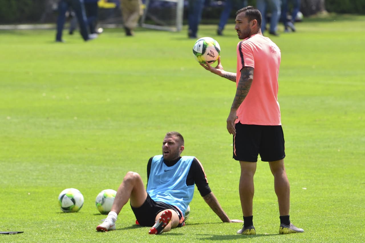 El francés Jérémy Menez estará a disposición de Miguel Herrera con América tras ocho meses. Así fue su entrenamiento y encuentro con los medios previo al duelo contra Necaxa, en el que estará en la banca por el Clausura 2019.