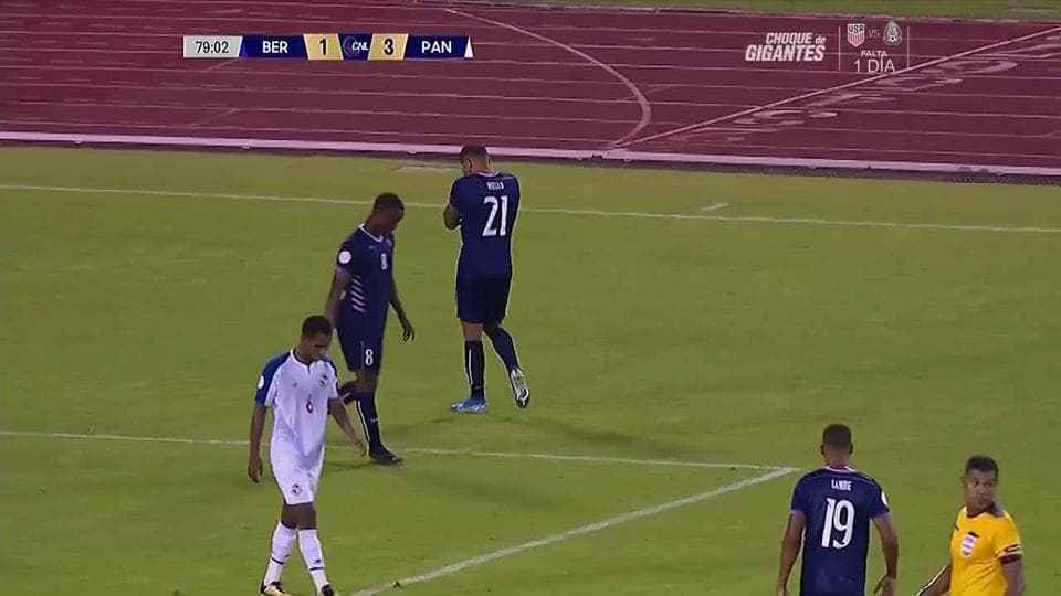 Tiro desviado de Nahki Wells