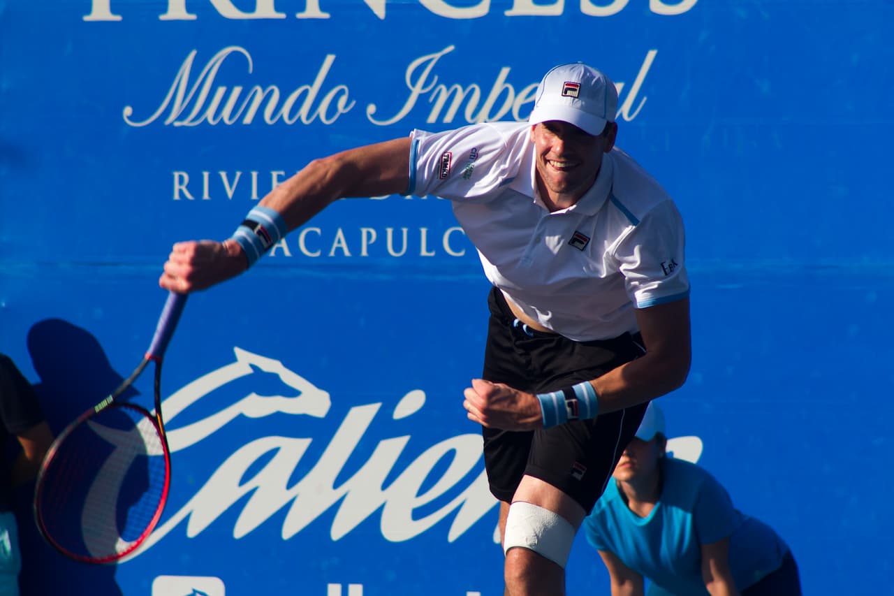 Y el número 9 del mundo y tercer preclasificado en el AMT despachó rápido, en apenas 65 minutos, a Querrey, al son de 6-4 y 6-4 para anidarse en Cuartos de Final.