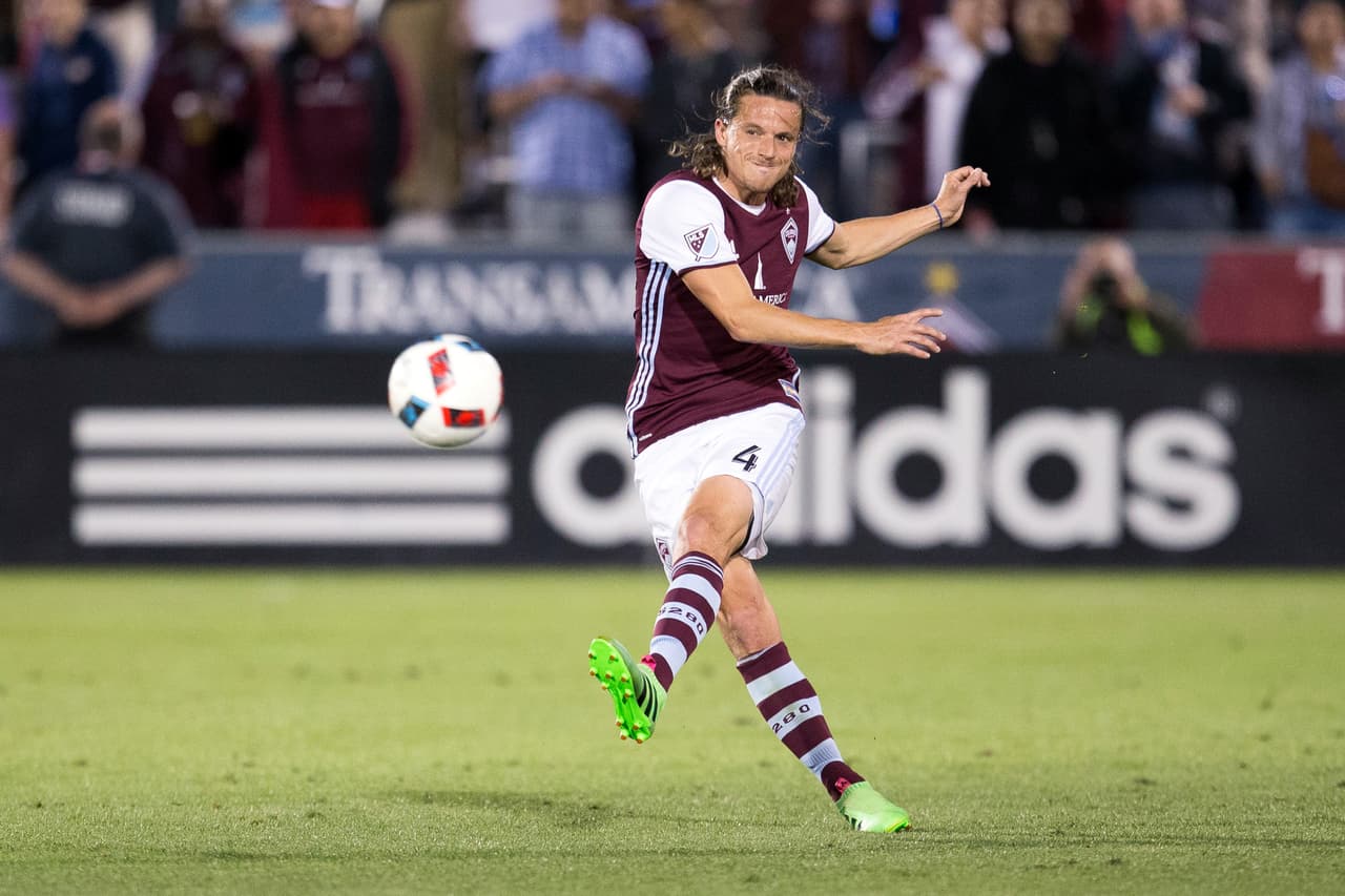 MARC BURCH (DEF) | Fue el jugador con mejor porcentaje de pases completos en toda la jornada, con un 84%.