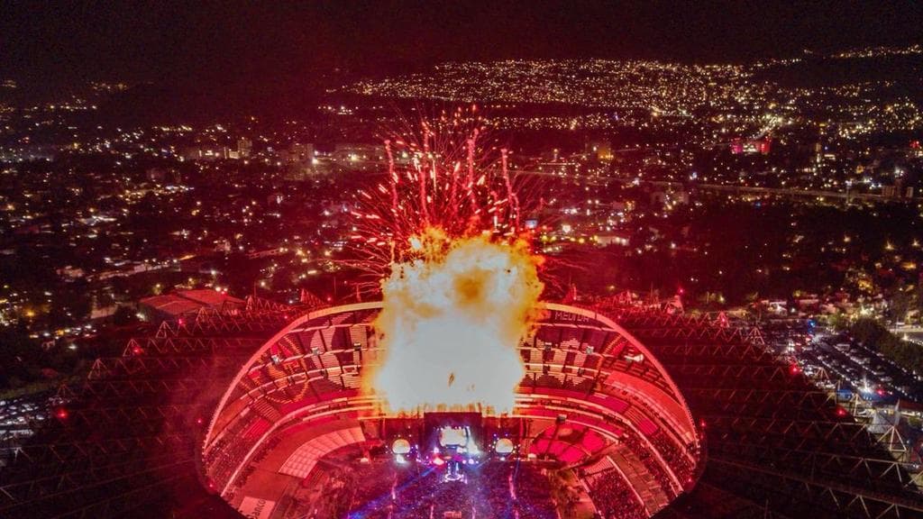 Para hacer las cosas peores, en octubre la cantante colombiana llevó a cabo un par de conciertos en el Estadio Azteca.
