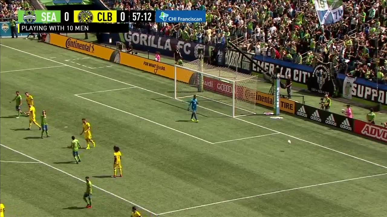 Poderoso disparo de Clint Dempsey acaricia el poste, se le niega el gol a los Sounders