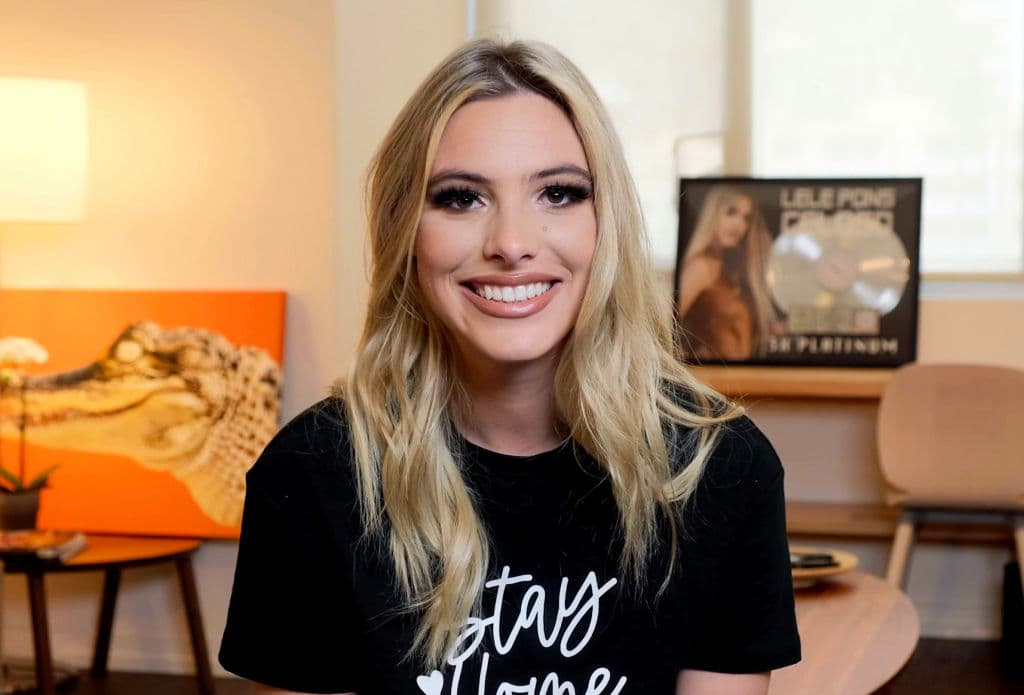 “Cuando yo escuché la vibra de la canción quería buscar una voz femenina y que vaya de acuerdo con el tema, y le decía a Lele y creo que me llamó mucho la atención”, dijo Yandel en la entrevista.