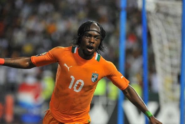 Gervinho:Aquí lo podemos ver festejando uno de sus goles con su peinado único. Mira aquí los videos más chismosos.
