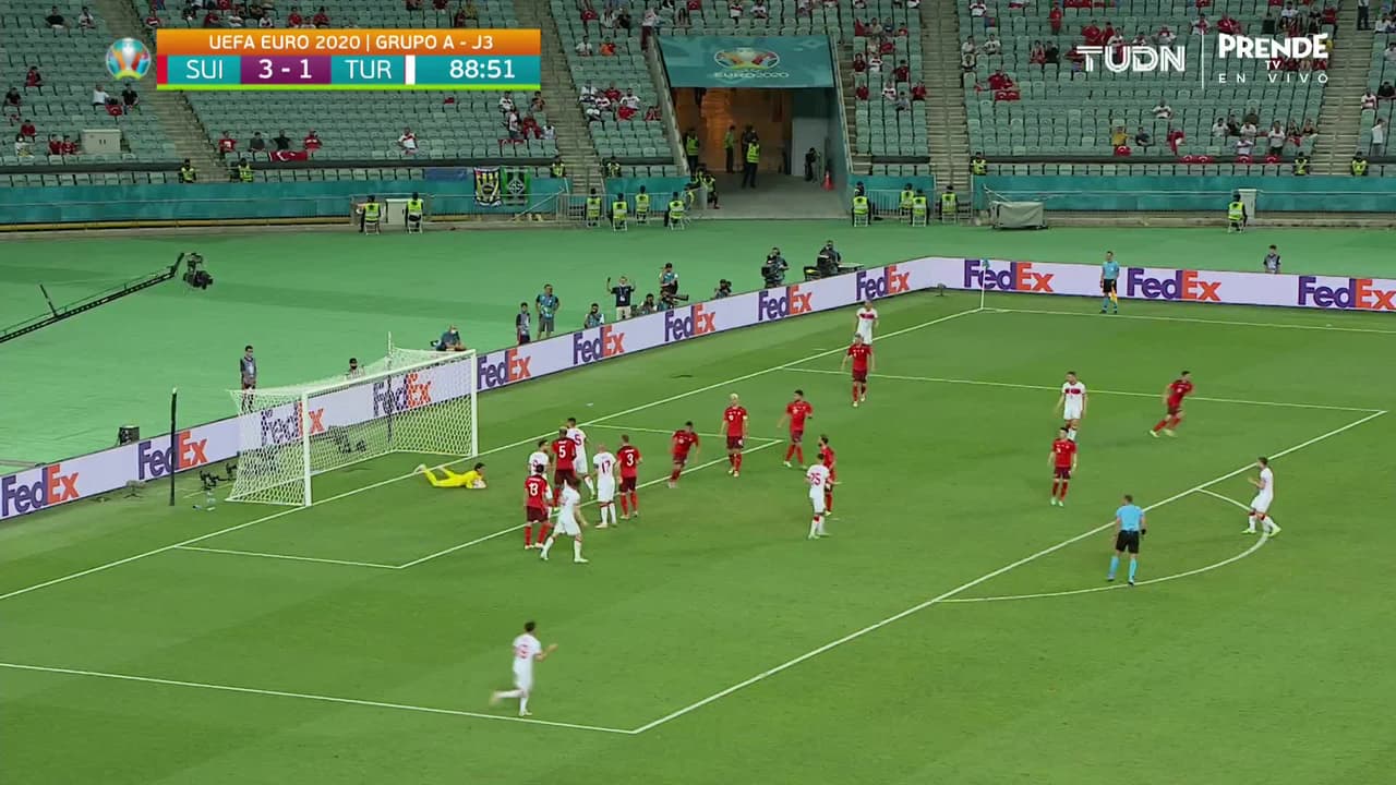 ¡TIRO ATAJADO! disparo por Mert Müldür.