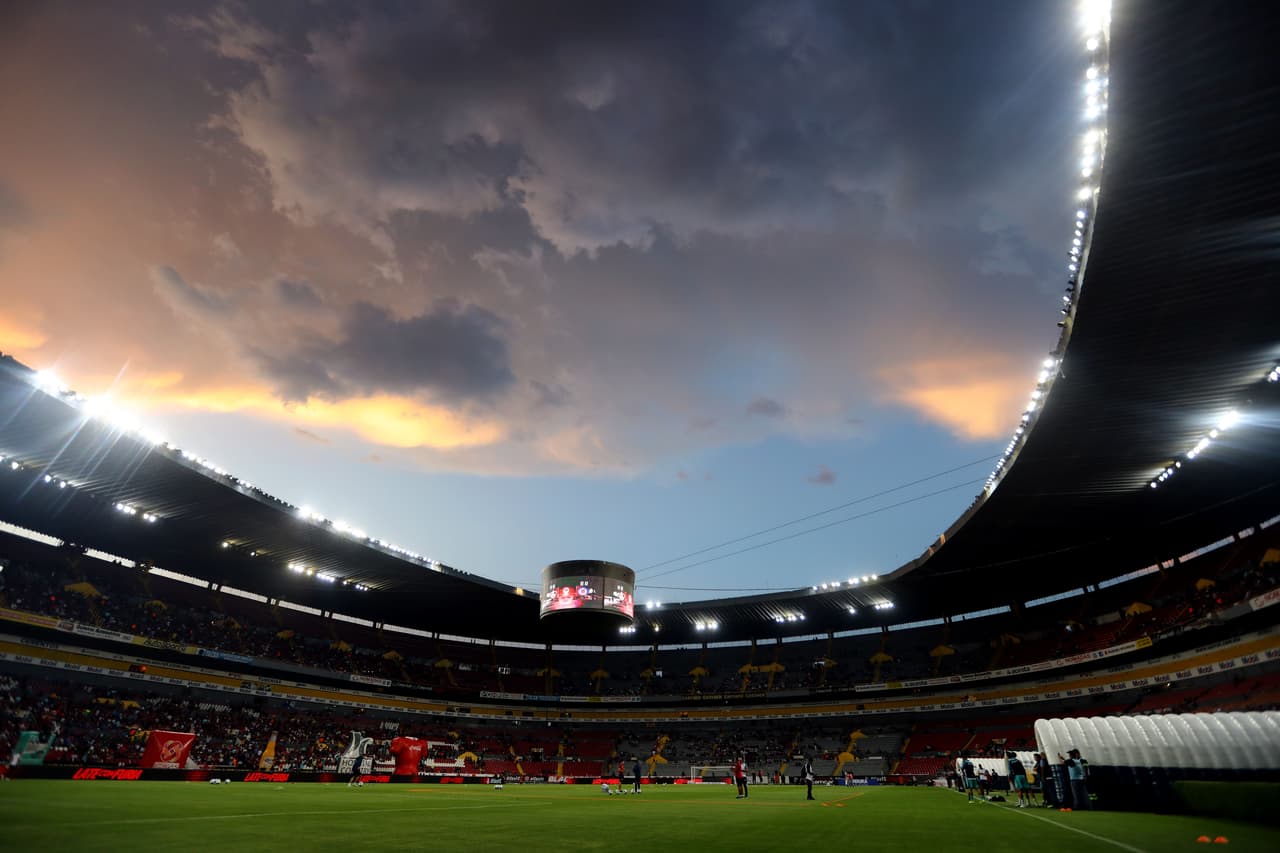 Espléndida perspectiva del estadio Jalisco instantes previos de la visita de Cruz Azul ante los Zorros.