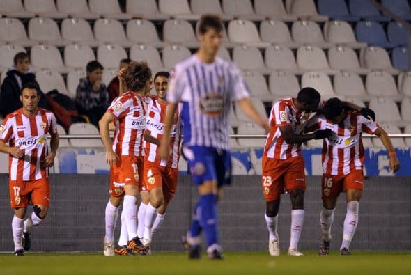 Jugando en Riazor, el 'Depor' no esperaba el gol de Miguel Angel Corona.