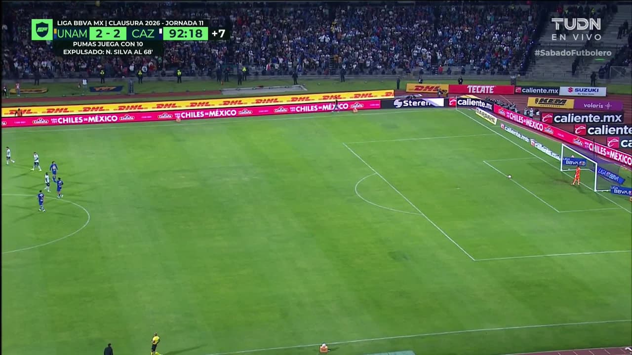 ¡CERCA! Amaury García disparó que se estrella en el poste.