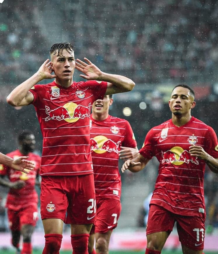 RB Salzburg se queda con la victoria en partido amistoso contra el Barcelona con marcador de 2-1. Al minuto 43', Luka Sucic abrió el marcador para los locales y, al filo del partido, Martin Barithwaite sumó el primer tanto para el equipo culé, sin embargo ya al minuto 90 del encuentro, Brenden Aaronson sentenció la derrota para los de Koeman.