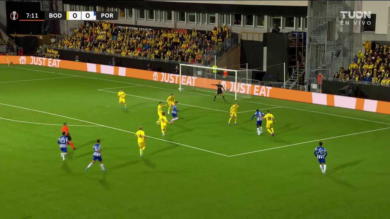 ¡GOL!  anota para FC Porto. Samu Omorodion