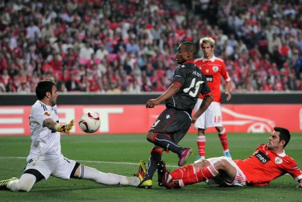 Los visitantes se lanzaron al frente en busca de la igualada.