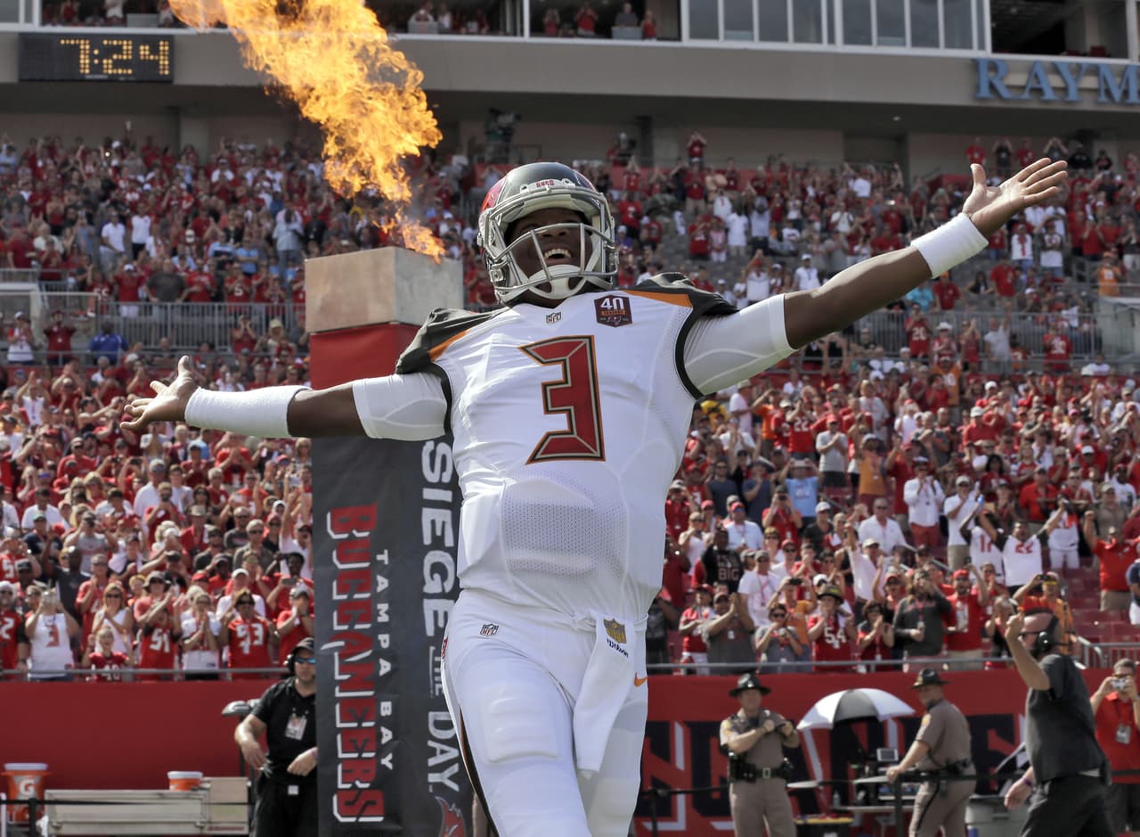 No te pierdas las mejores imágenes del duelo de la Semana 1, en el que los Tennessee derrotaron a domicilio a los Tampa Bay Buccaneers por 42-14.