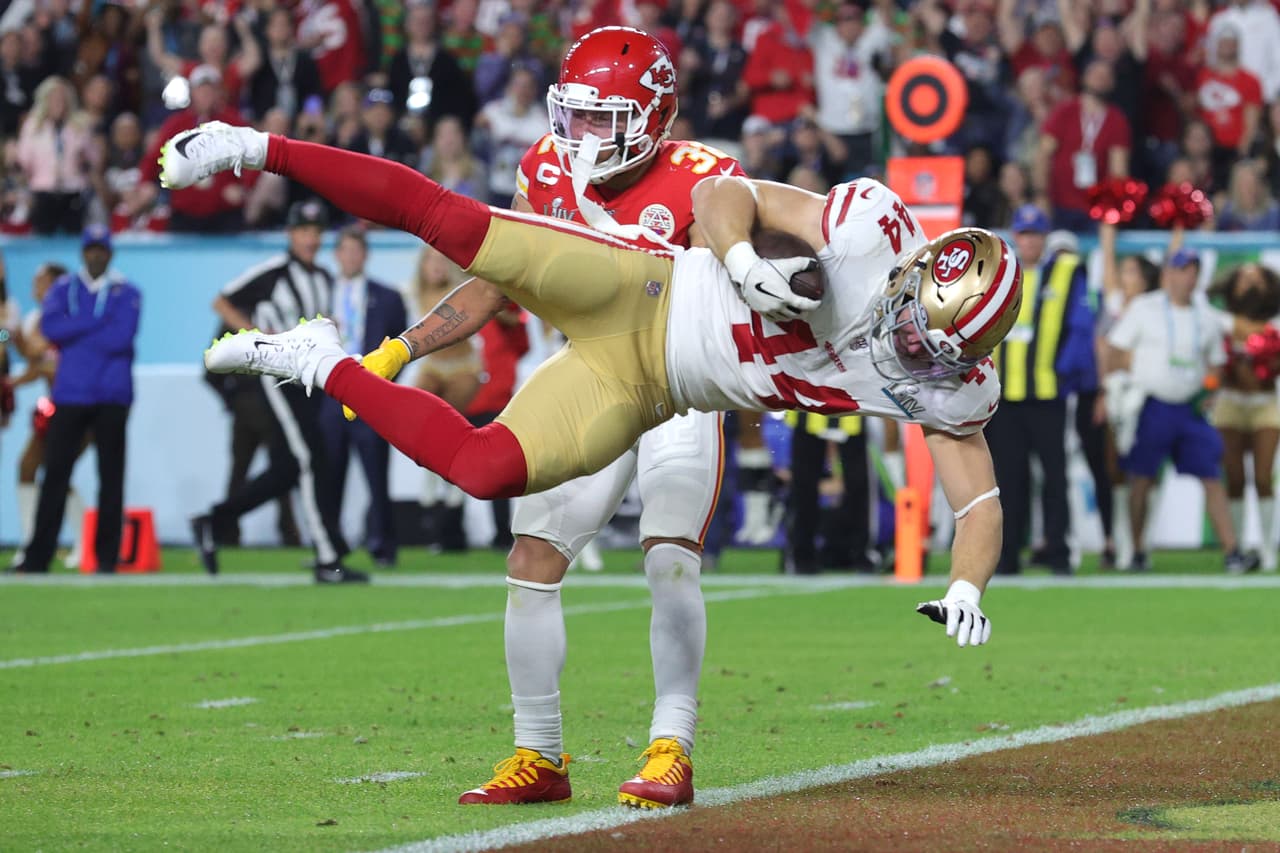 Así se gestó la heróica victoria de los Chiefs en el Super Bowl LIV tras anotar 21 puntos sin respuesta en el último cuarto para obtener su segundo título de Super Bowl en la historia de la franquicia. Los 49ers se quedan en la orilla y la espera sigue luego del último Vince Lombardi en 1995.