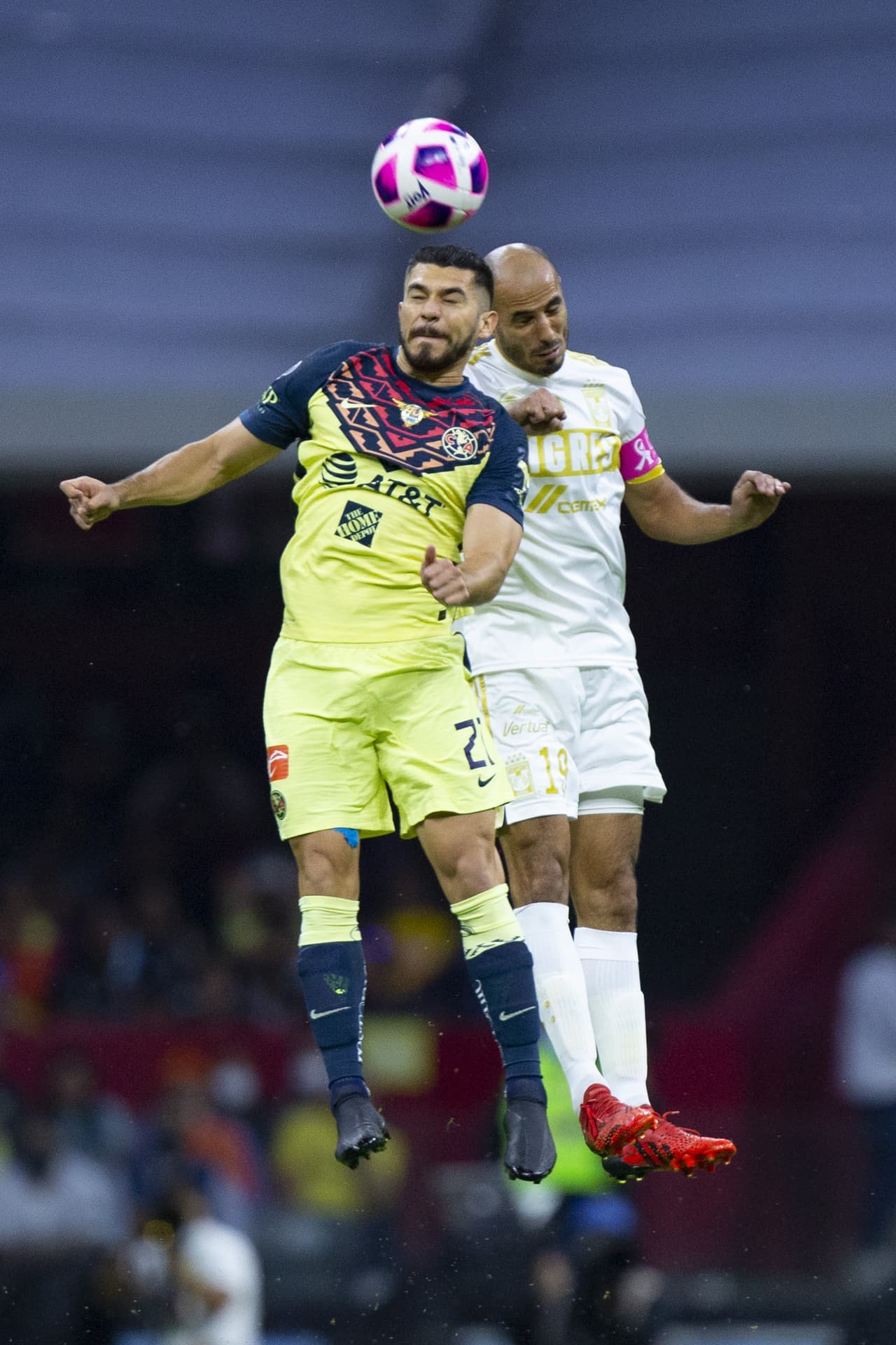 André-Pierre Gignac y Sebastián Córdova fueron algunos protagonistas frente al arco que se quedaron cerca de abrir el marcador en el Azteca.
