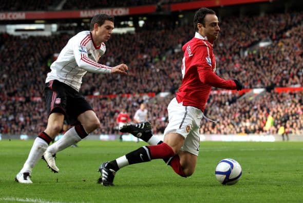 Apenas había pasado medio minuto y se marcó un penalti en favor de los 'Red Devils' por un contacto sobre Dimitar Berbatov.