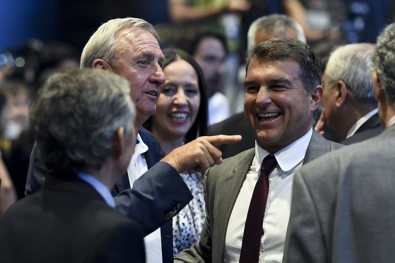 Xavi recibió un emotivo homenaje de despedida por parte del Barcelona y personajes importantes en su carrera, aquí las mejores imágenes.