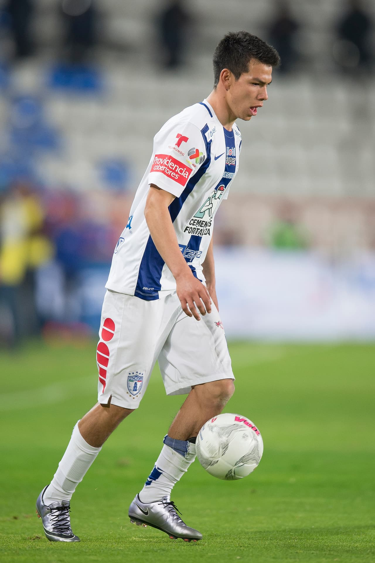 Hirving Lozano, Pachuca.- El joven jugador de los Tuzos está en el top 4 de mediocampistas en el Clausura 2016, gracias a sus 45 puntos, su valor en el UD Fantasy es de $7.4 millones.
