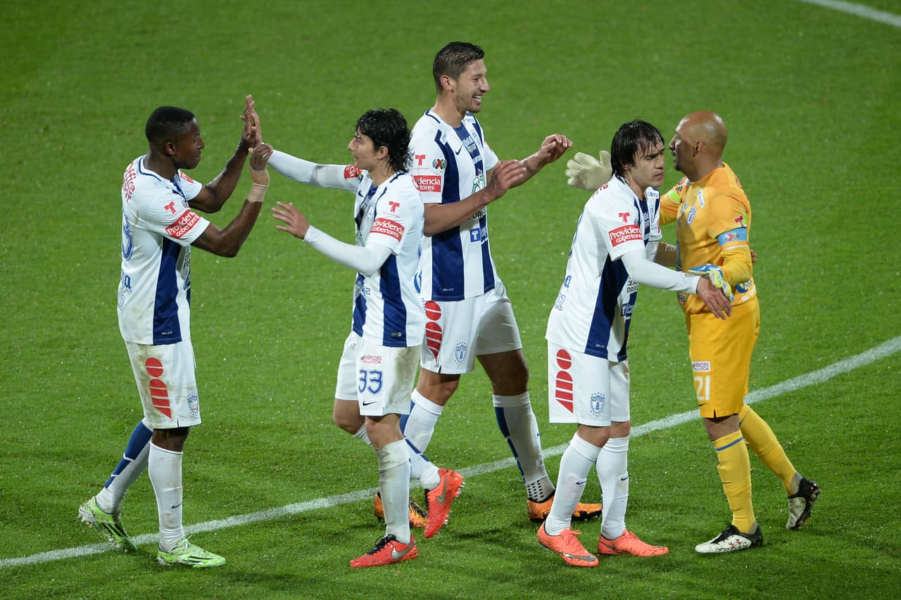 DEFENSAS - Omar González, Pachuca.- El defensor de los Tuzos es hasta el momento el mejor en su posición, sumando 39 puntos en lo que va del torneo, su valor en el UD Fantasy es de $7.4 millones.