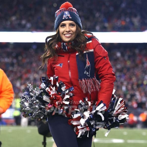 Las bellas porristas apoyaron al equipo y a sus jugadores desde la semana 1 de la temporada y estarán en Houston para animar a su equipo mientras luchan por quedarse con el trofeo máximo.