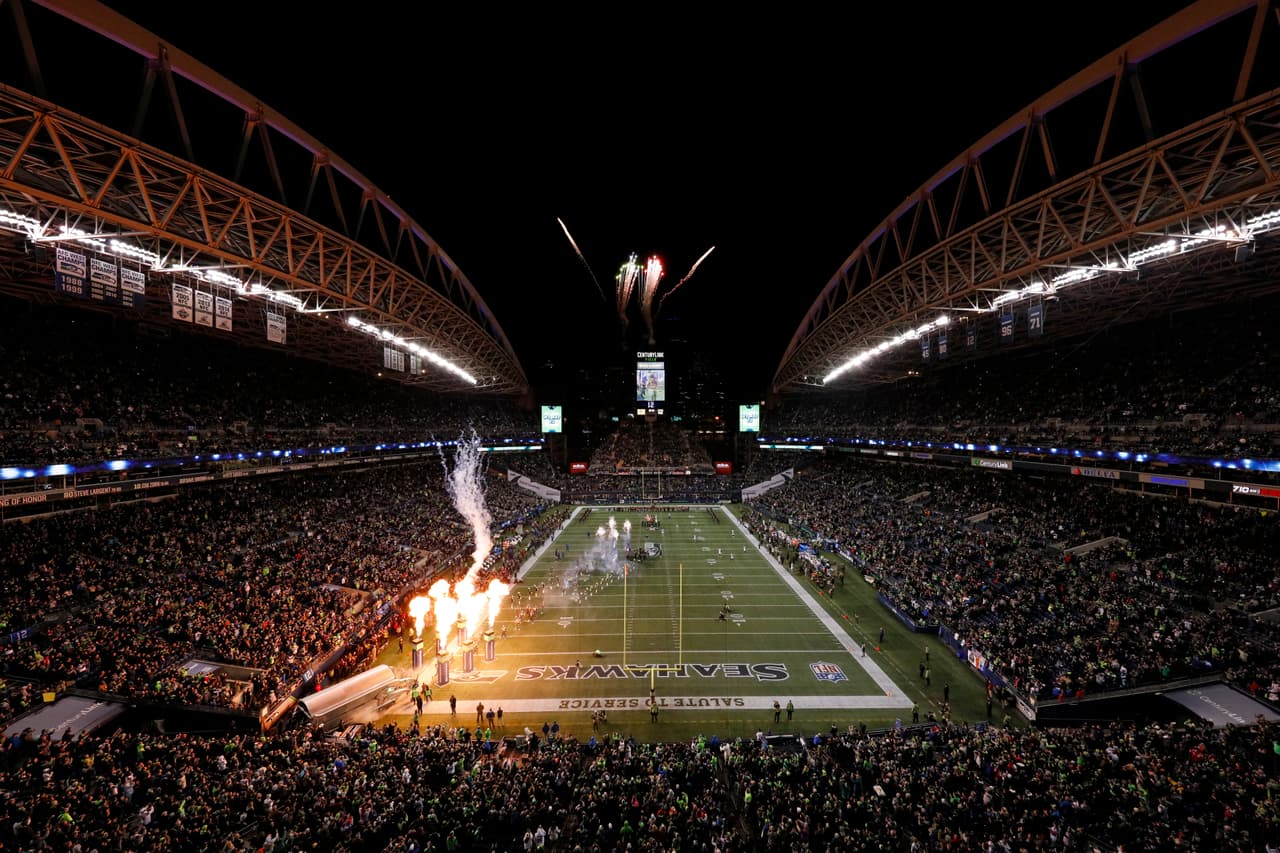 El majestuoso CenturyLink Field durante un partido de Monday Night Football.
