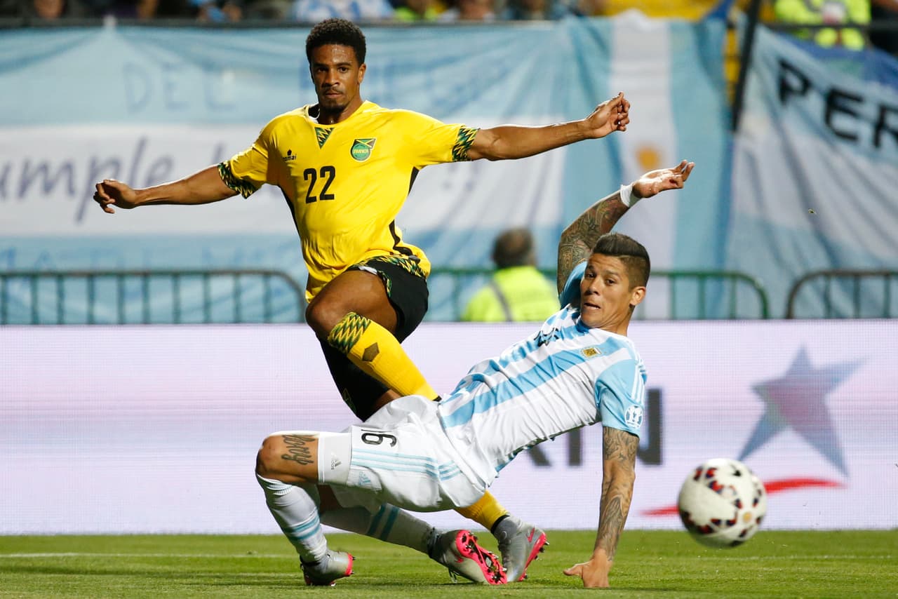 Garath McCleary: Posición: Mediocampista. Edad: 29 años. Club Reading: Veces seleccionado: 20. Descripción: El jamaiquino ha disputado casi toda su carrera en el fútbol inglés y se ha sabido mantener en Inglaterra gracias a su gran habilidad con el balón y por sus goles que lo ha llevado a la titularidad de la selección. Ya sabe lo que es jugar una Copa América luego de participar en Chile 2015.