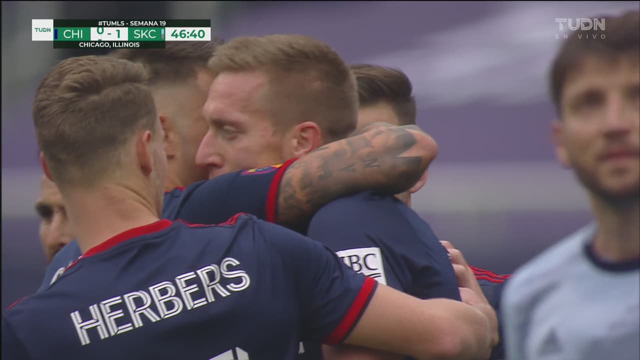 ¡Se desata la polémica! Berić logra el empate de 1-1 en tiro de esquina