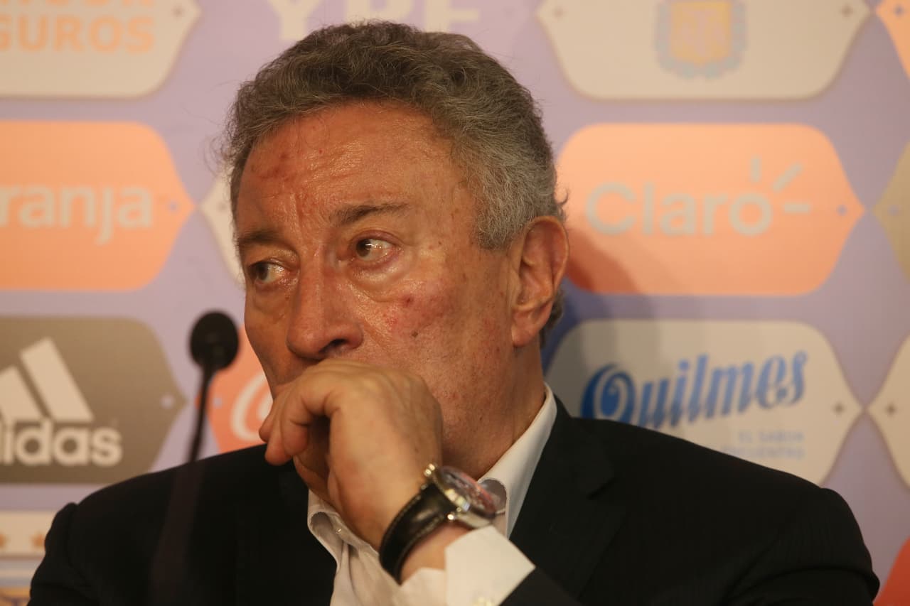  Presidente de la AFA, Luis Segura, considera que FIFA discrimina a Conmebol