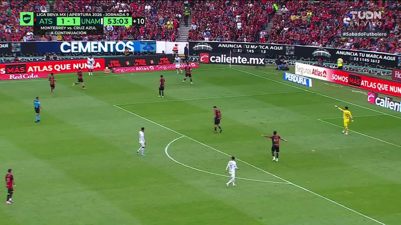 ¡TIRO ATAJADO! disparo por Juninho.