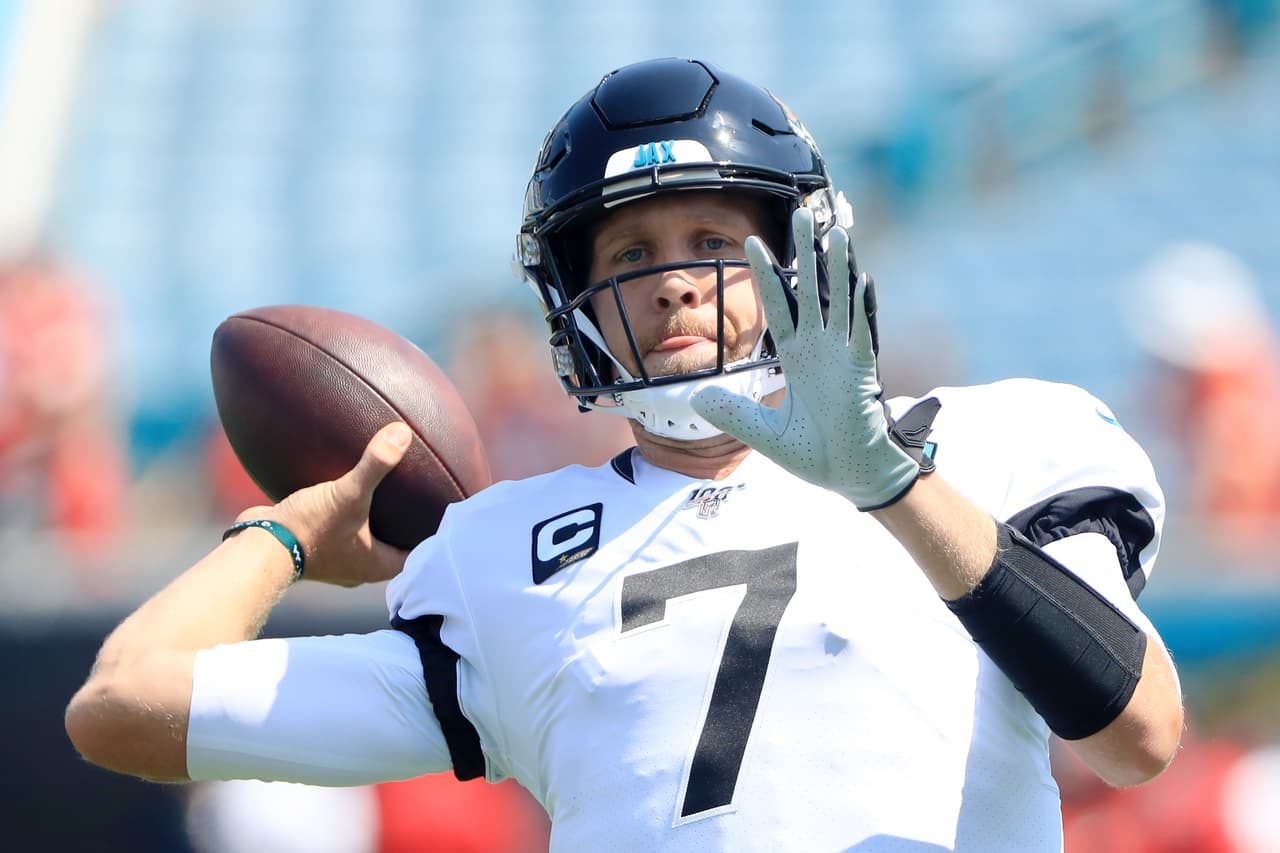 El quarterback de los Jacksonville Jaguars, Nick Foles, salió lastimado en su debut ante los Kansas City Chiefs. No se pierde la temporada.