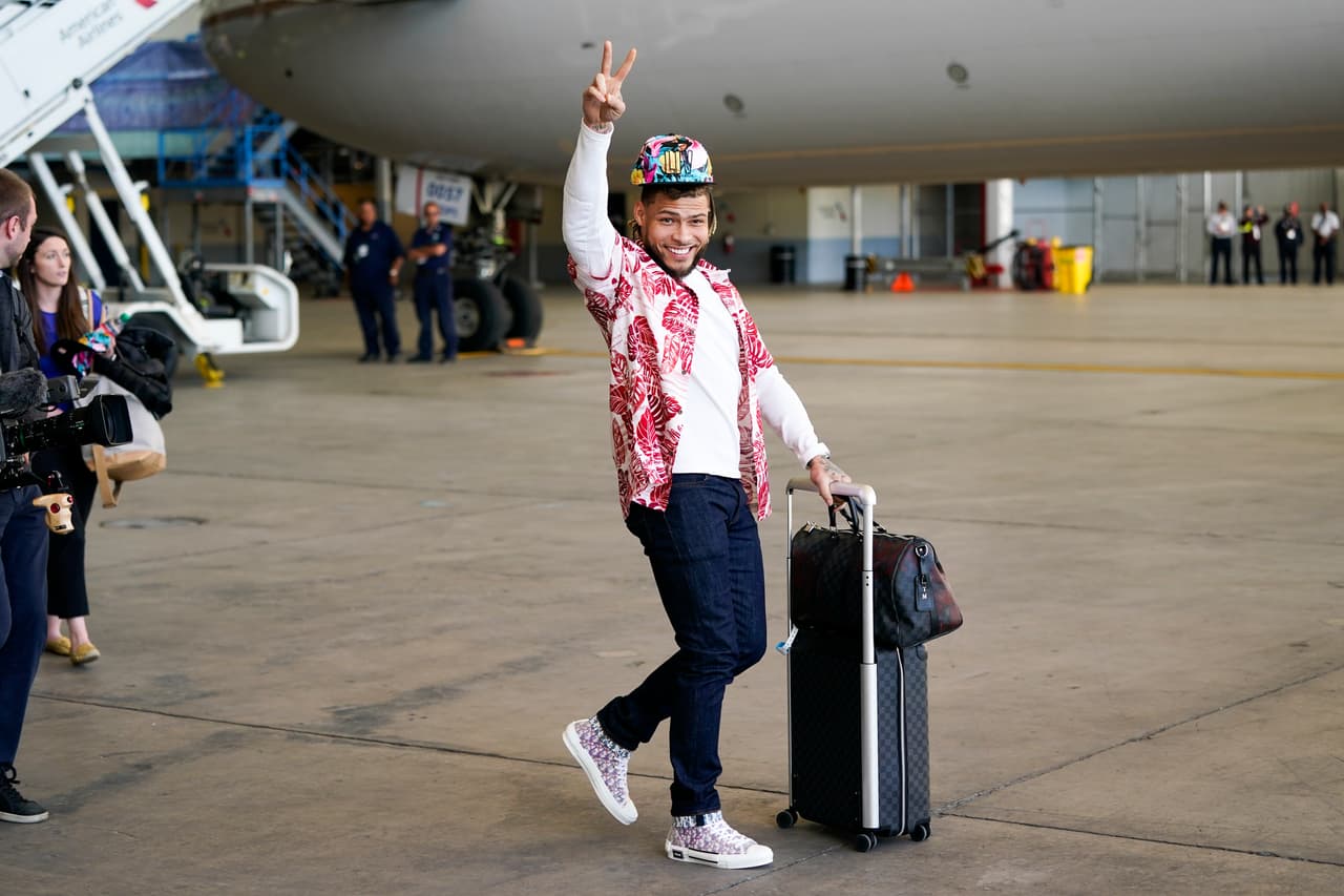 Los Kansas City Chiefs aterrizaron en el aeropuerto de Miami en la semana donde enfrentarán a los 49ers por el Super Bowl LIV.