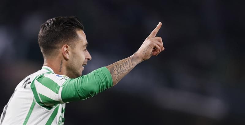 La felicidad local estalló al minuto 24 del segundo tiempo con el 3-0, con la autoría de Sergio León tras pase de Cristian Tello.