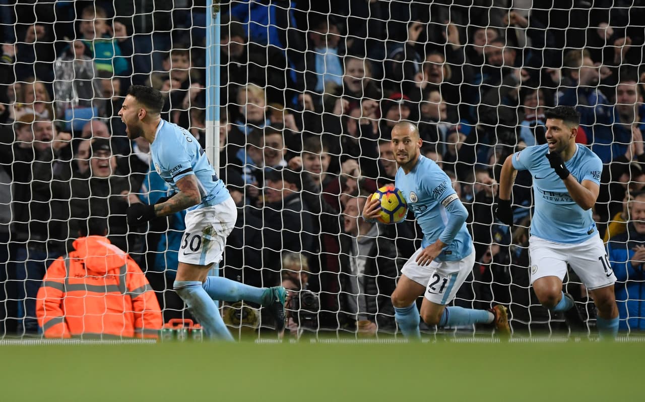 Con el poder en sus manos y menos presión por ya estar en igualdad, Manchester City buscó la remontada.