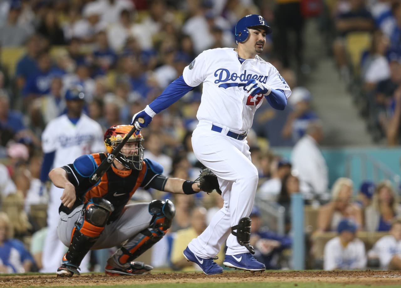 El contrato de Adrián con Los Angeles Dodgers tenía una cláusula en la que el mexicano podía vetar cualquier cambio. Si aceptó es por que tras lo ocurrido podrá negociar un contrato nuevo con cualquier equipo de la MLB.