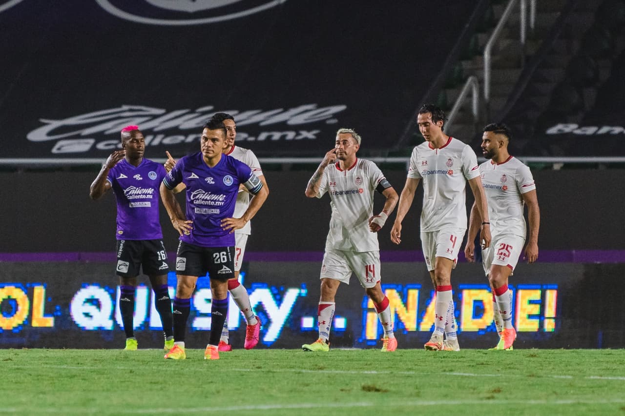 Toluca empató con una afortunada combinación entre Canelo y Estrada (28’), quién empujó el esférico.