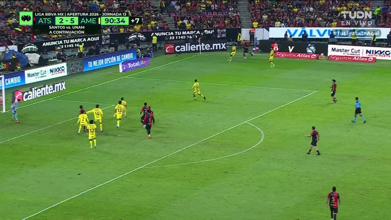 ¡TIRO ATAJADO! disparo por Ryan Mmaee.
