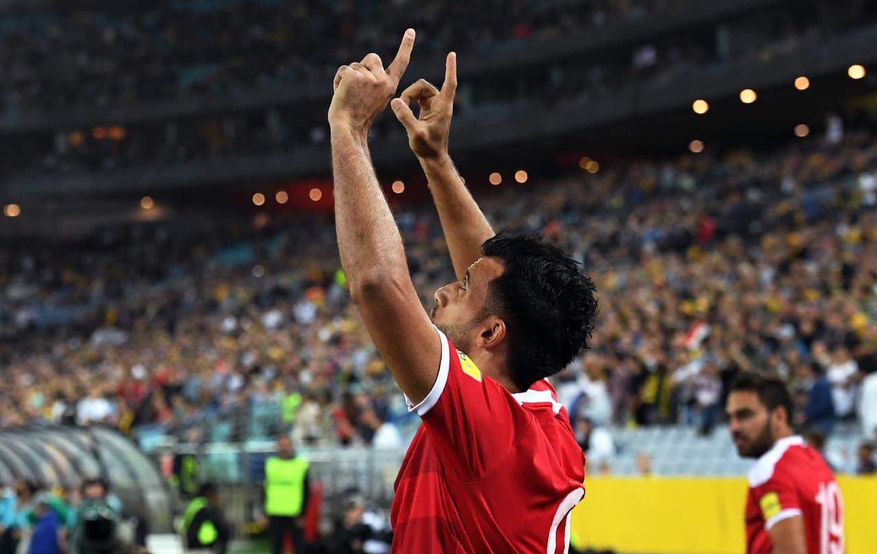 Se ilusionaba todo el mundo futbolero con una historia de superación de todo un país, que estaba por consolidarse en una clasificación impensada al repechaje continental con la Concacaf.