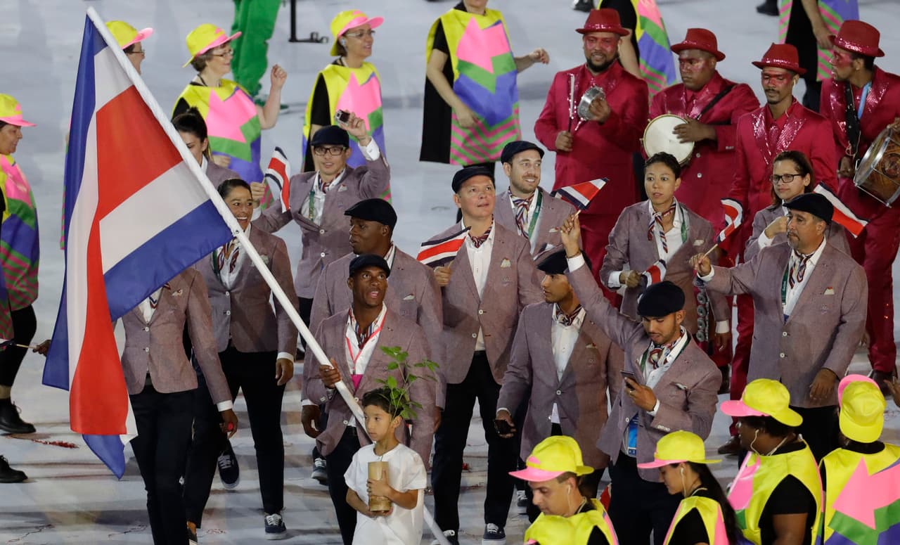 El atleta Nery Brenes fue el encargado de encabezar a Costa Rica y la alegría de su nación en la ceremonia de apertura de Río 2016.