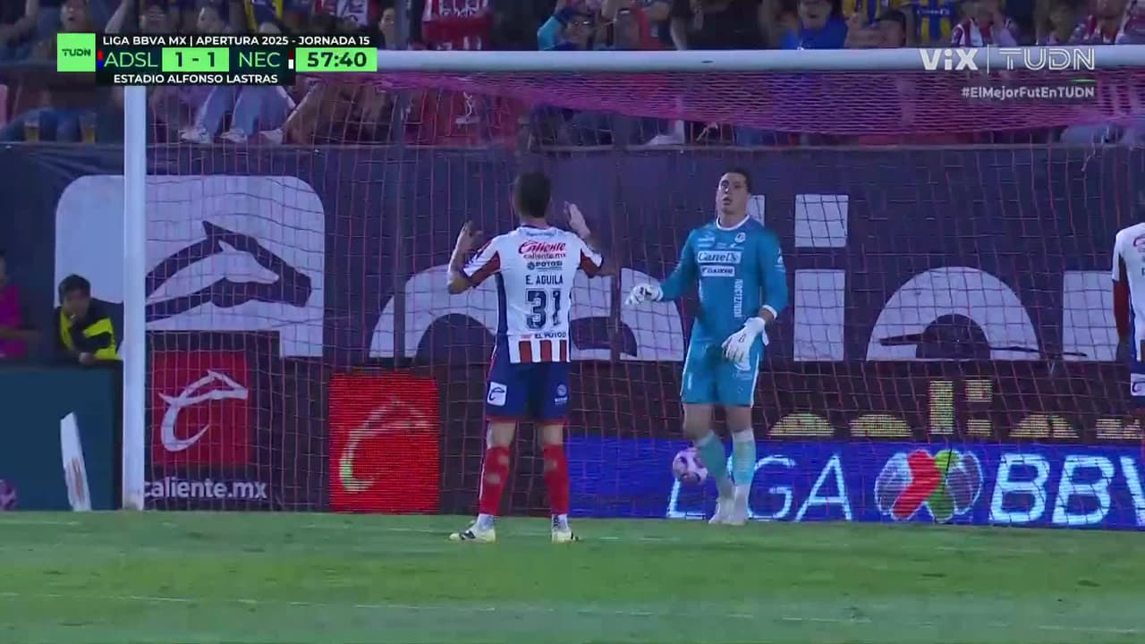 ¡Autogolazo! Eduardo Águila comete el error y le da el empate a Necaxa
