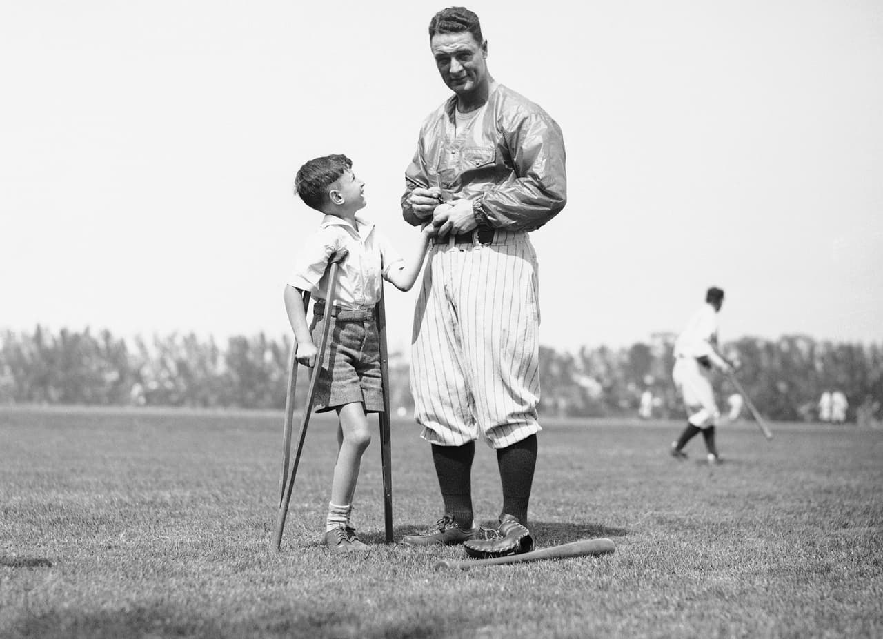 Lou Gehrig es una de las figuras más emblemáticas en la historia del béisbol de las Grandes Ligas. Su legado perdura a pesar de haber tenido una carrera y una vida que fueron recortadas abruptamente.