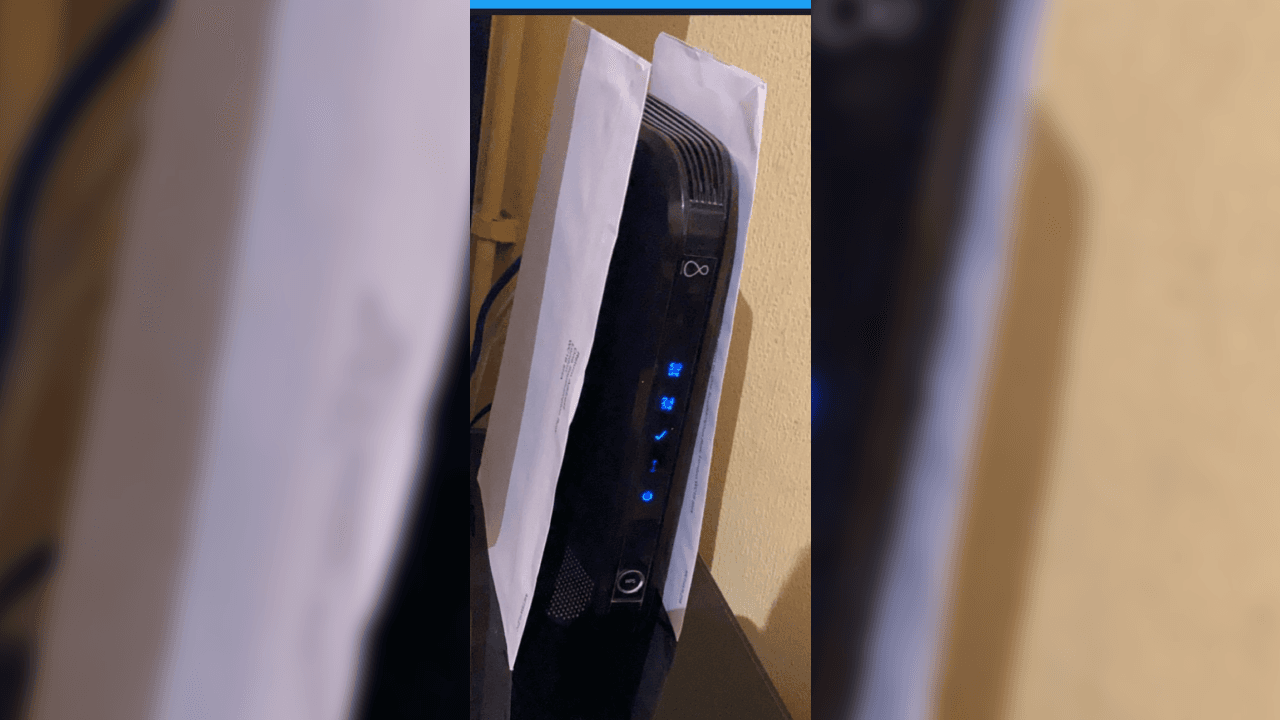 Cuando se dio a conocer el diseño de la nueva consola, varios usuarios publicaron fotos de artículos de casa, principalmente, refiriendo una similitud con el PlayStation 5.