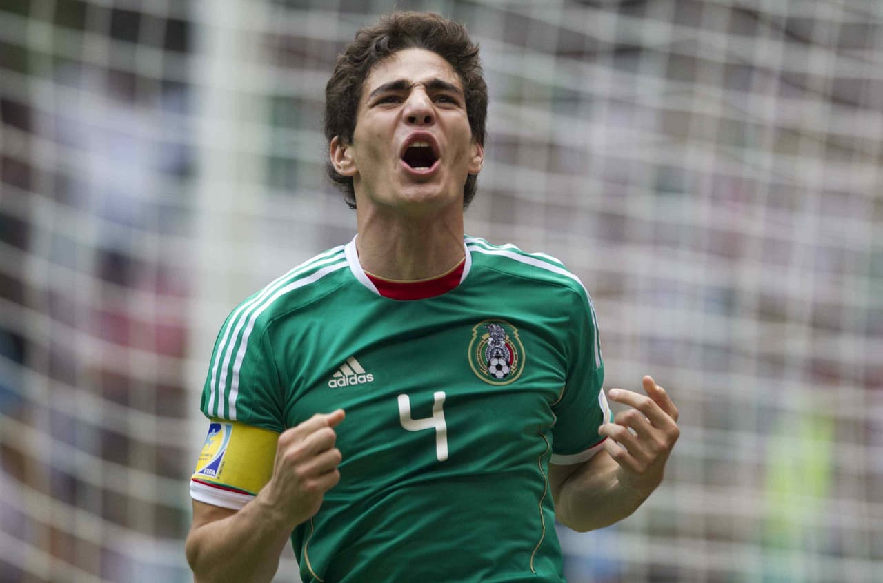 Antonio Briseño debutó con Atlas y tras un paso en Tigres, FC Juárez y Veracruz, logró emigrar al viejo continente con el Feirense de Portugal. Dos años después regresó a la Liga MX con Chivas.