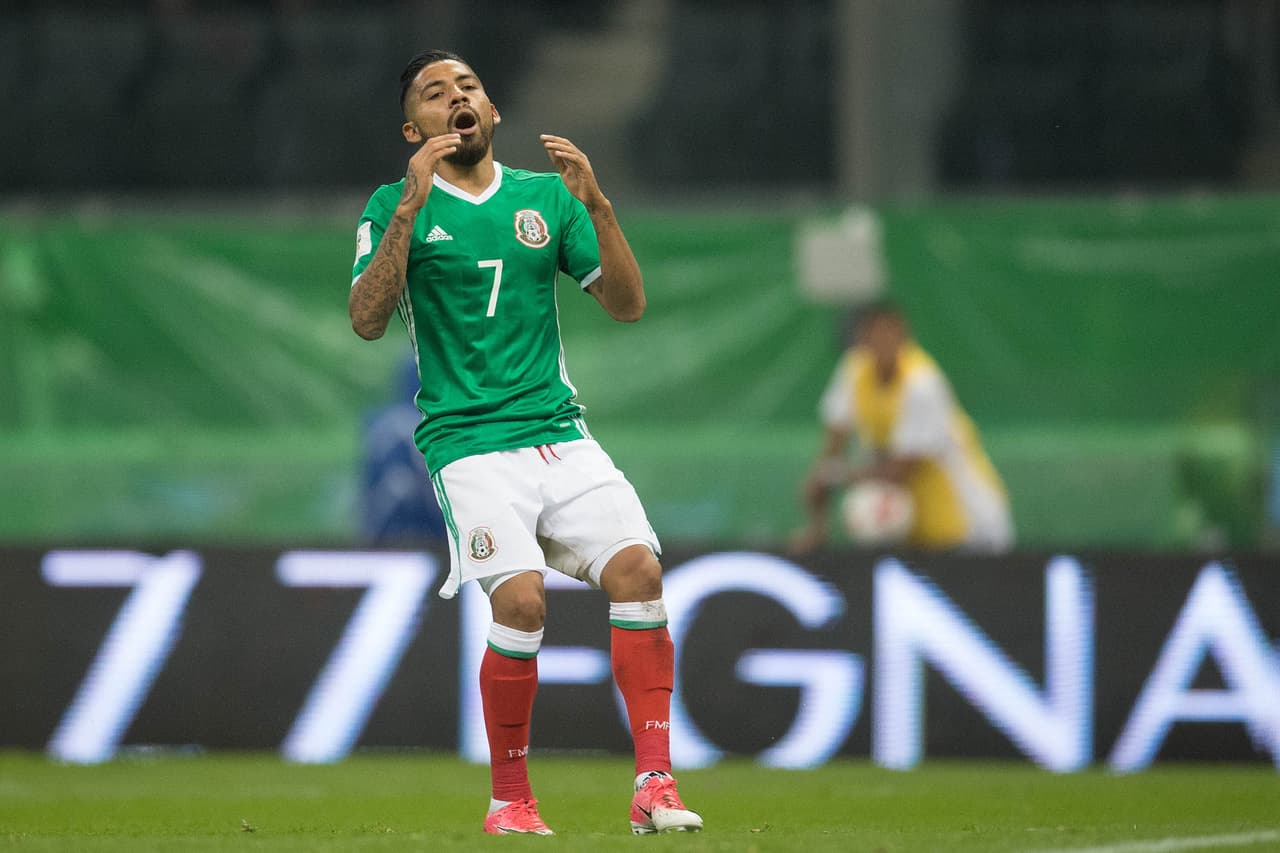 Javier Aquino: El atacante ingresó en la segunda parte y tuvo poca participación en el campo y perdonó la más clara que tuvo en el encuentro que pudo haber significado el 2-0 de México. Calificación: 7