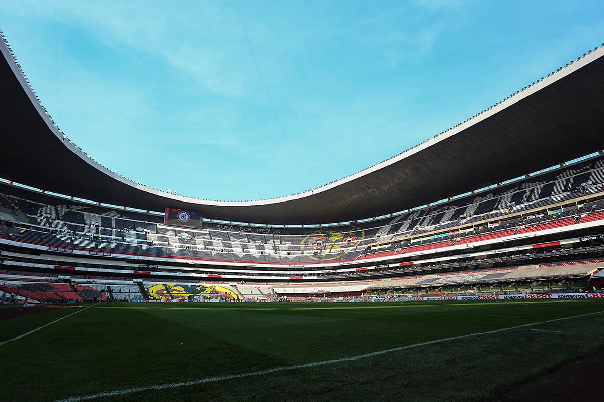 En impecable estado la cancha del Estadio Azteca para la 
<b><a href="https://www.univision.com/deportes/futbol/liga-mx/en-vivo-final-cruz-azul-vs-america-partido-de-vuelta-apertura-2018-liga-mx" target="_blank">Final del Apertura 2018 entre Cruz Azul y América.</a></b>
