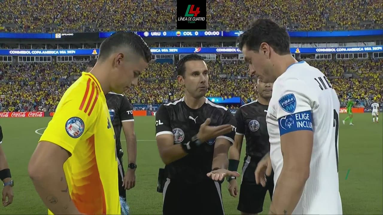 ¿César Ramos tuvo un buen arbitraje en el Uruguay vs. Colombia?