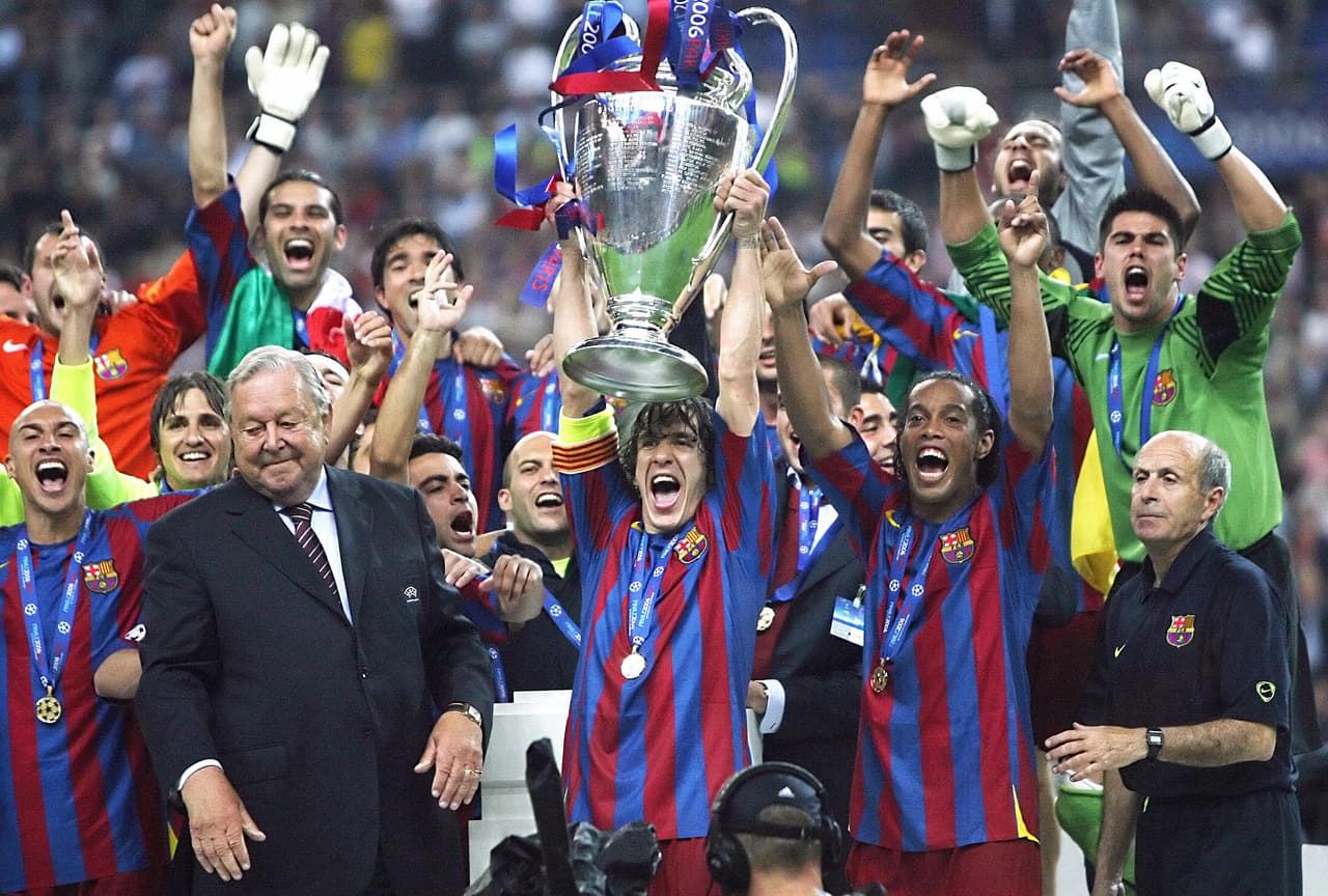 Puyol levantó el trofeo como capitán y ahí empezarían los mejores años del equipo azulgrana que ganó no sólo la Champions League sino todo torneo que disputó.