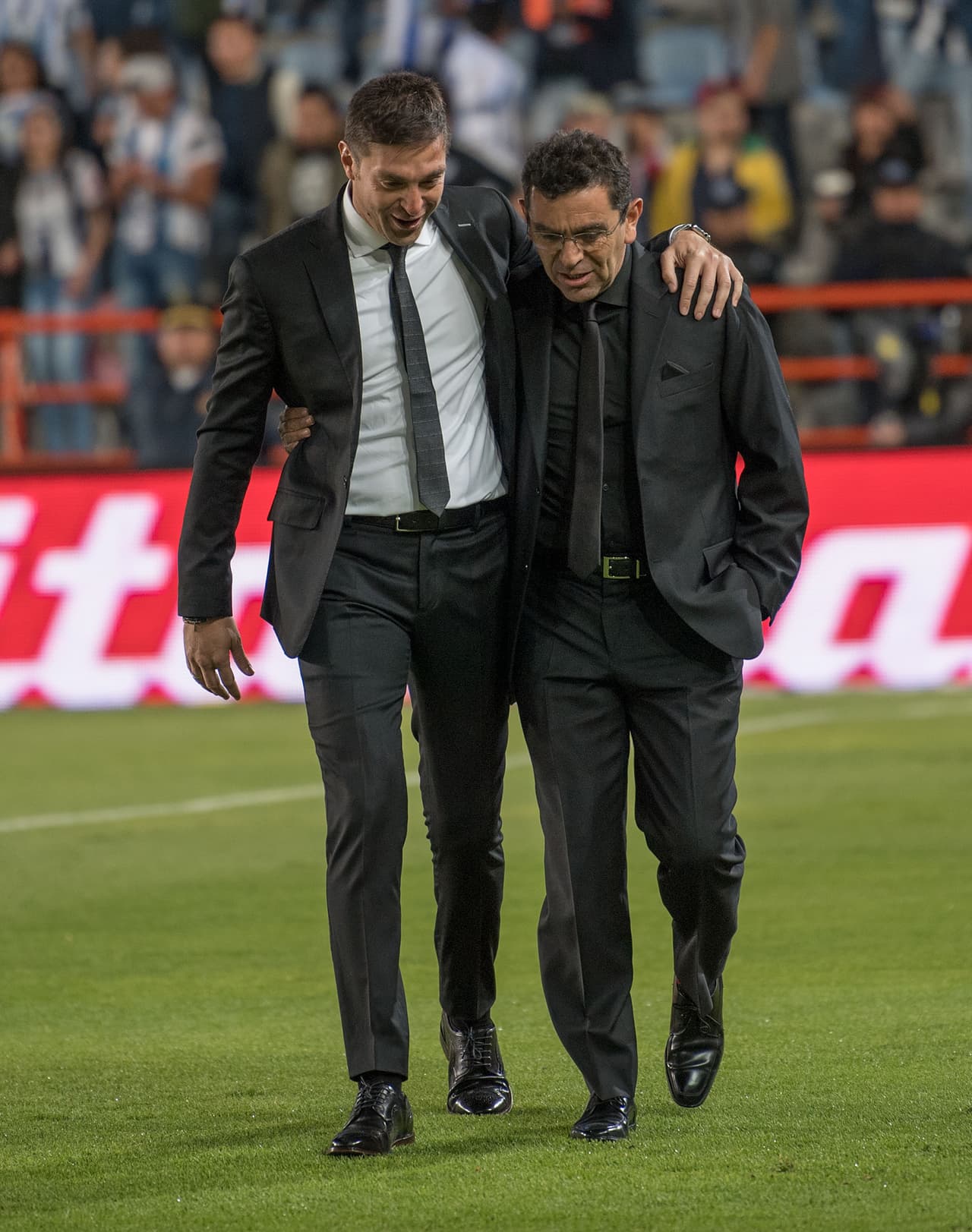 Diego Alonso y David Patiño se saludaron con gran afecto previo al arranque del encuentro.