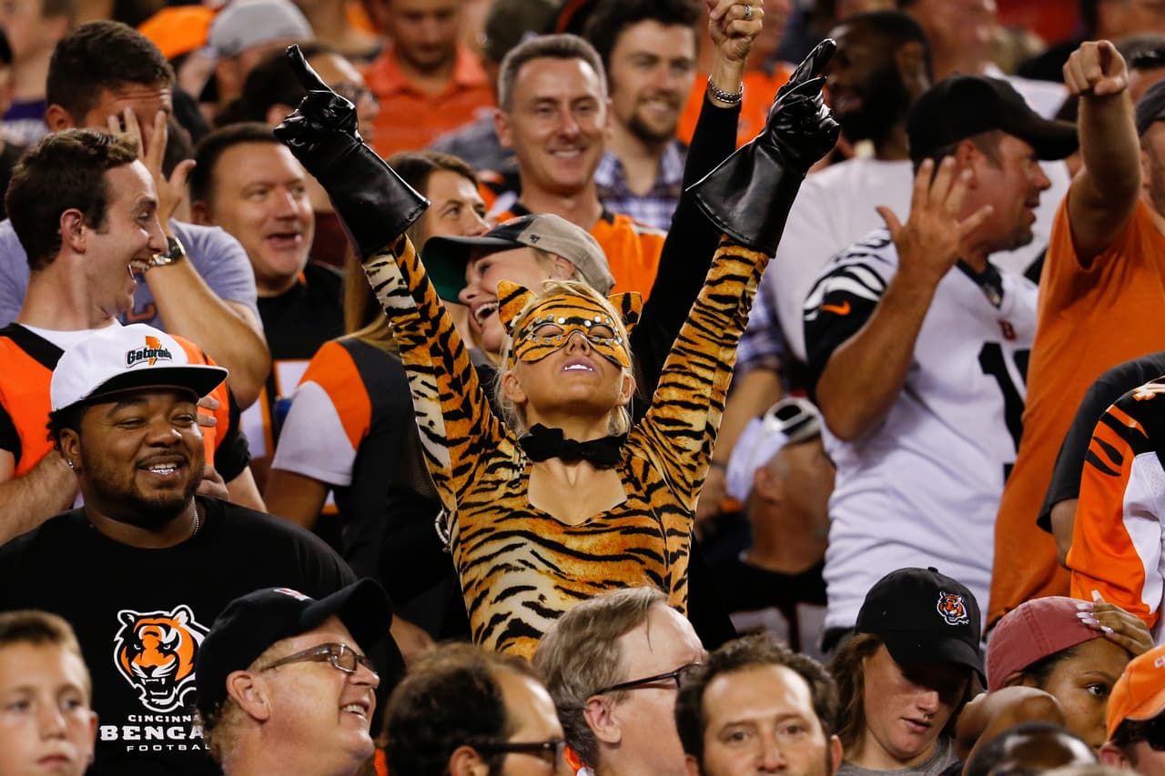 Otros de los fanáticos locales fueron mucho más allá y desde las tribunas armaron toda la fiesta.