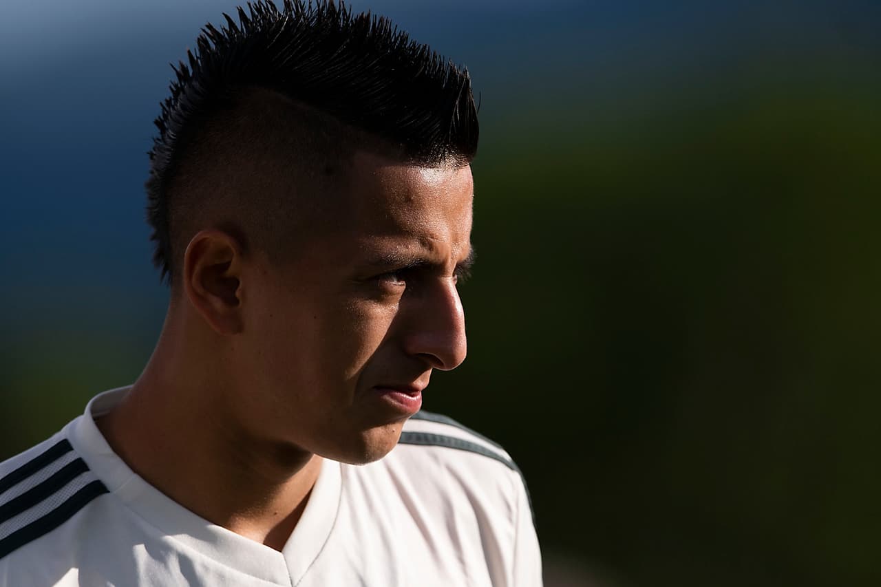 Roberto Alvarado, extremo del Cruz Azul durante la práctica.