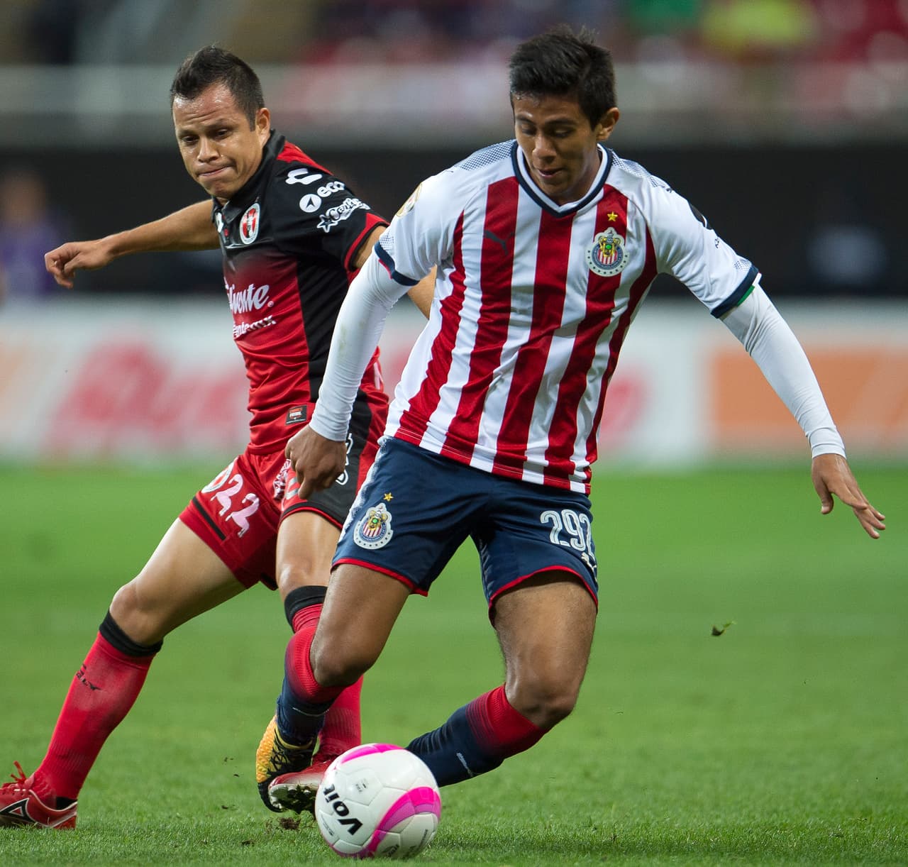 En el Apertura 2016 logró el campeonato de goleo de la categoría Sub-17 tras anotar 13 goles, mismo torneo en el que salieron campeones tras ganarle la final al Monterrey.